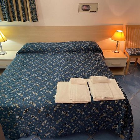 B&B La Terrazza Sul Porto ปอนซา ภายนอก รูปภาพ
