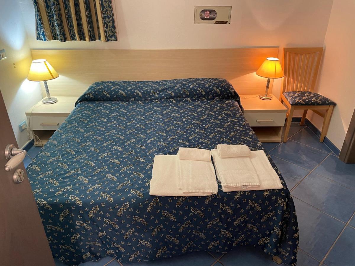 B&B La Terrazza Sul Porto ปอนซา ภายนอก รูปภาพ
