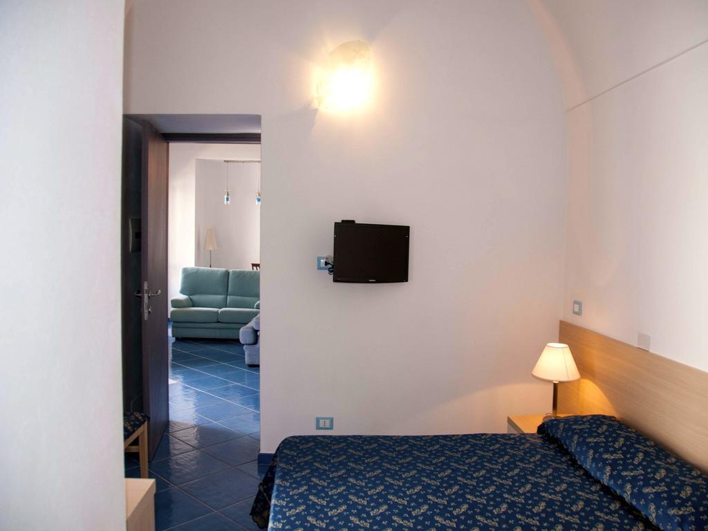 B&B La Terrazza Sul Porto ปอนซา ภายนอก รูปภาพ