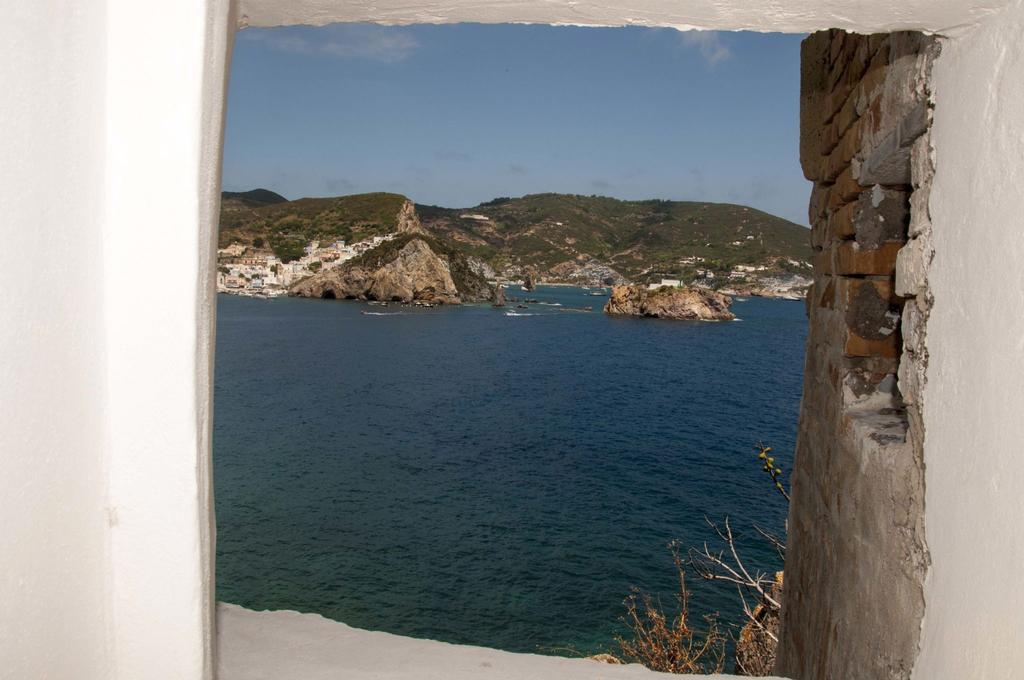 B&B La Terrazza Sul Porto ปอนซา ภายนอก รูปภาพ