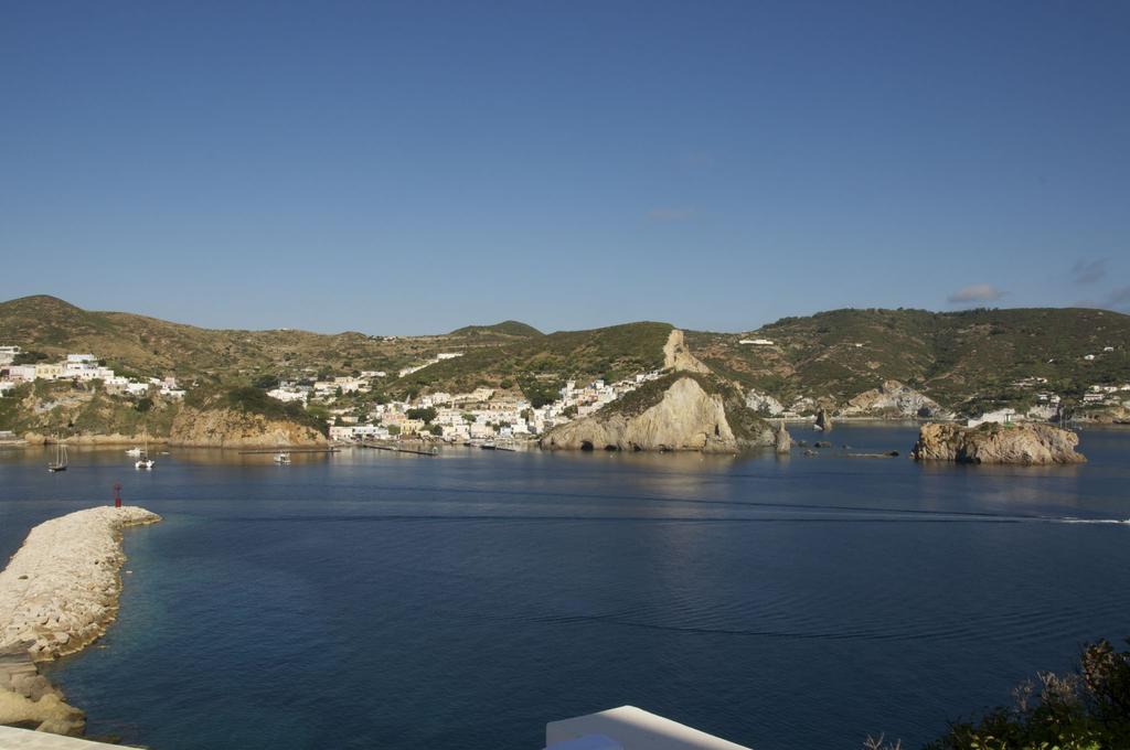 B&B La Terrazza Sul Porto ปอนซา ภายนอก รูปภาพ